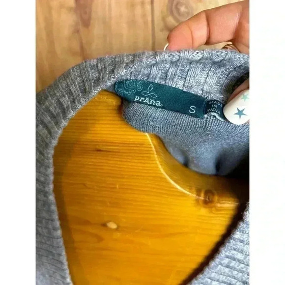 Prana Knit Vneck Sweater Washed Out Gray Blue Color Size S - Picture 3 of 8
